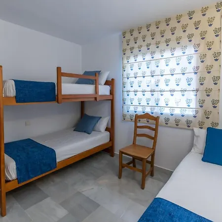 Beachside Paradise: Stylish 3br Near The