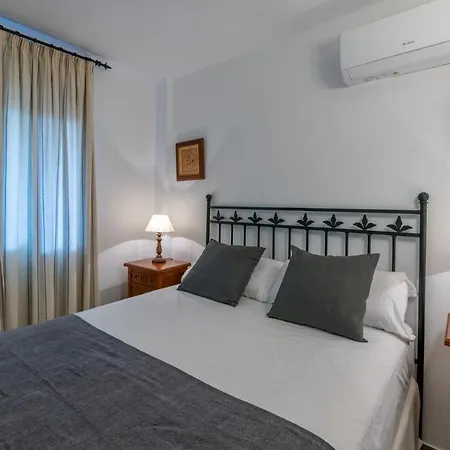 Апартаменты Beachside Paradise: Stylish 3br Near The Ла-Кала-де-Михас